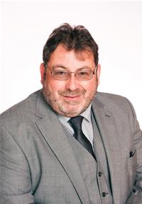 Profile image for Councillor Richard Grundy